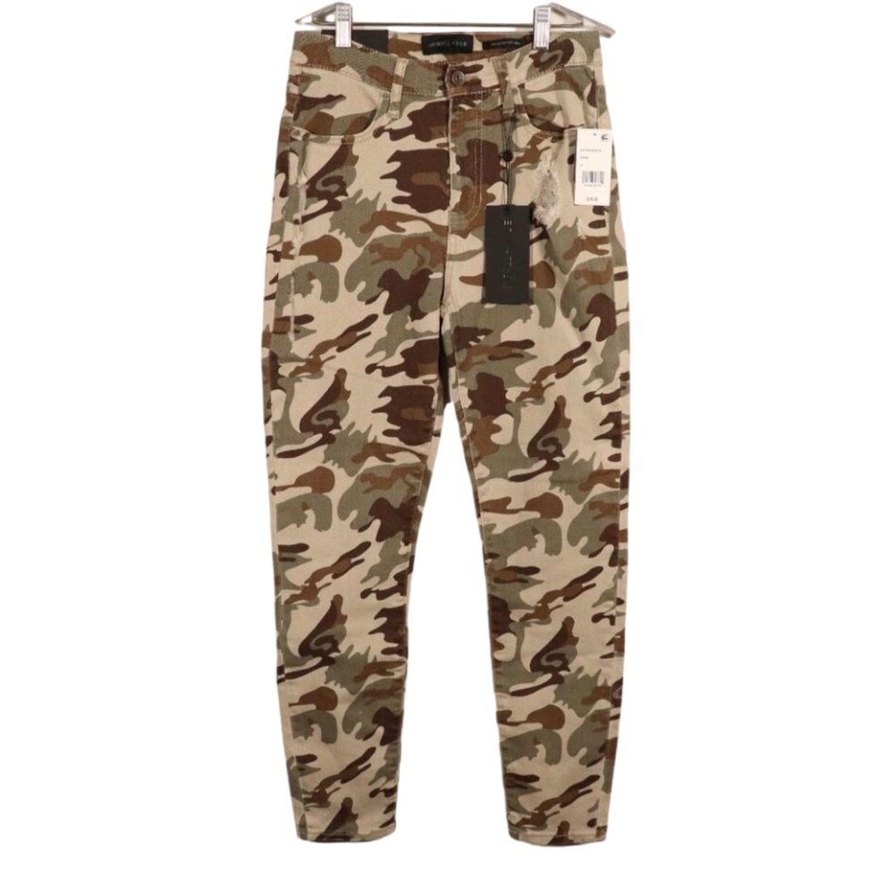 🌺CLEAR OUT ITEM🌺⭐️NWT Kendall & Kylie Camo Pants